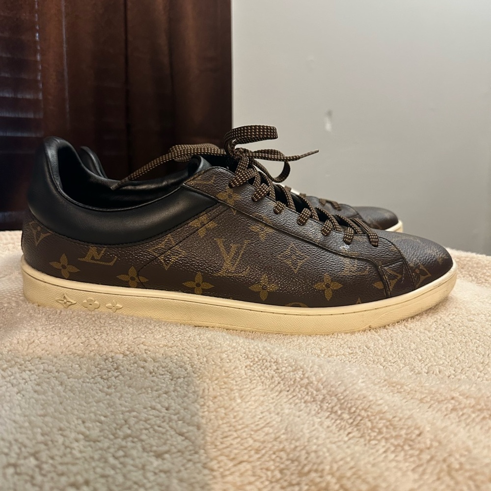 Louis Vuitton men’s sneakers
Luxembourg leather low trainers brown